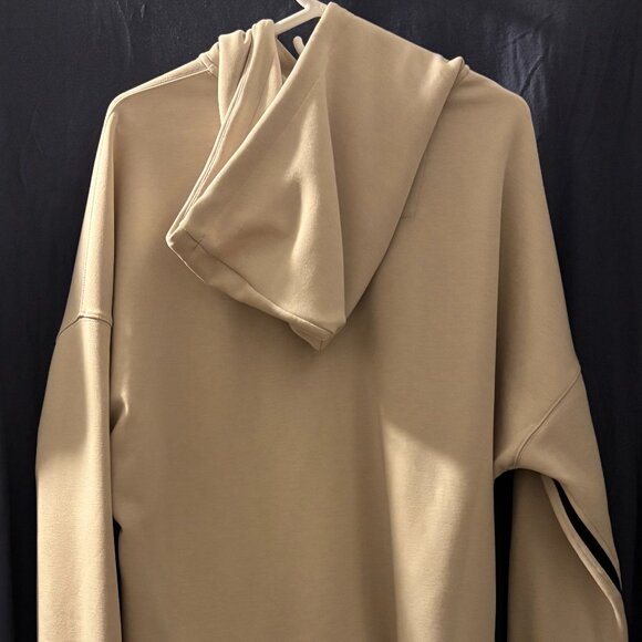 On Running Hoodie - Picture 3 of 6